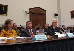Ричард Гир и специальный посланник Его Святейшества призывают Конгресс США оказать помощь Тибету
