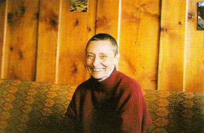 14 лет в затворничестве: интервью с буддийской монахиней Тензин Пелмо