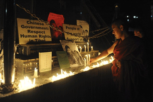 За участие в шествии протеста в округе Нгаба провинции Сычуань задержаны 8 тибетцев