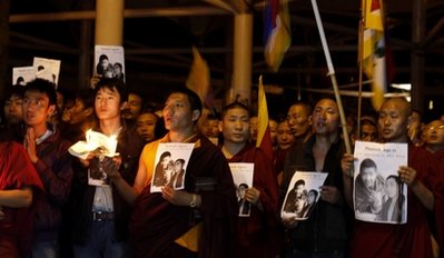Непокорный тибетский монастырь оцеплен китайской полицией