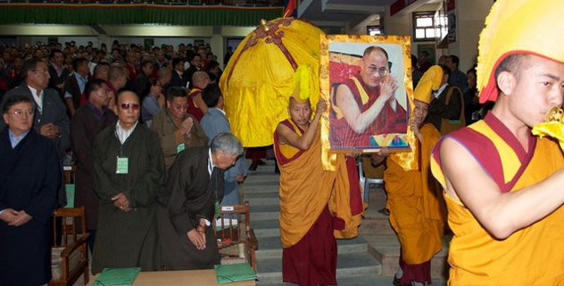 2-е генеральное совещание тибетцев просит Далай-ламу взять на себя церемониальную политическую роль
