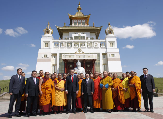 Президент Монголии назвал главный буддийский храм Калмыкии «очень красивым»