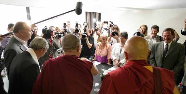 Его Святейшество Далай-лама высоко отозвался о политике в области образования нового главы Центральной тибетской администрации