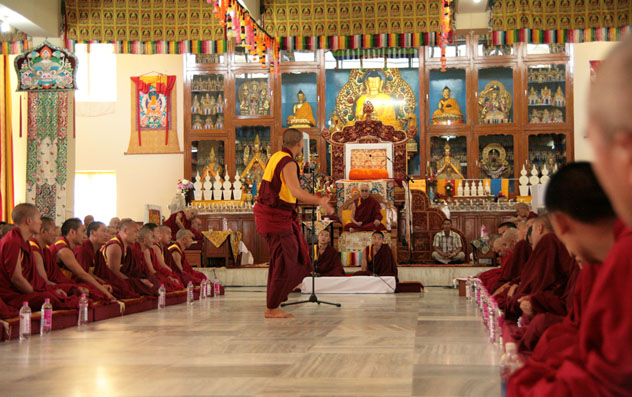 Далай-лама даровал учения по тантре Гухьясамаджи в тантрическом монастыре Гьюдмед