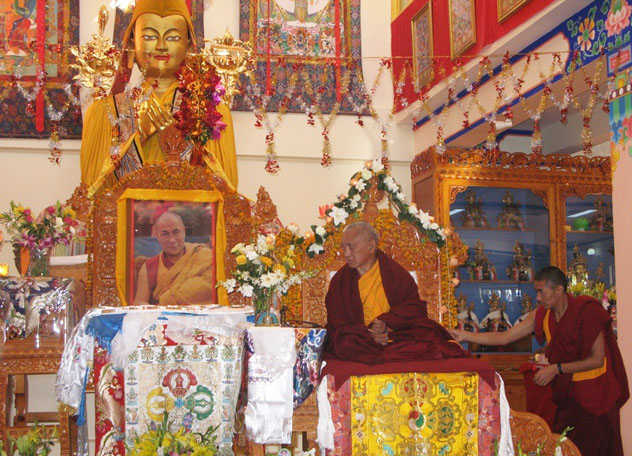 В Дхарамсале началась регистрация участников Учений Его Святейшества Далай-ламы для буддистов России