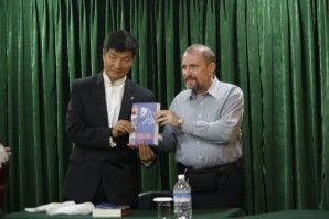 В Дхарамсале состоялась презентация английского издания книги С.Л. Кузьмина «Скрытый Тибет»