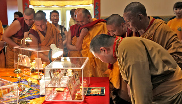 Верховный лама Калмыкии пригласил священные буддийские реликвии в Монголию