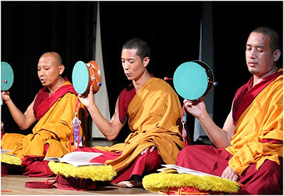 Монахи землячества Самло монастыря Дрепунг Гоманг исполнят в Москве буддийские ритуалы