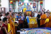 Фото. Тибетские монахи монастыря Дрепунг Гоманг (Индия) построили в Чите мандалу Манджушри