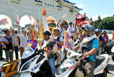 Тайвань: мотопробег с тибетскими флагами в рамках кампании "Пламя истины"