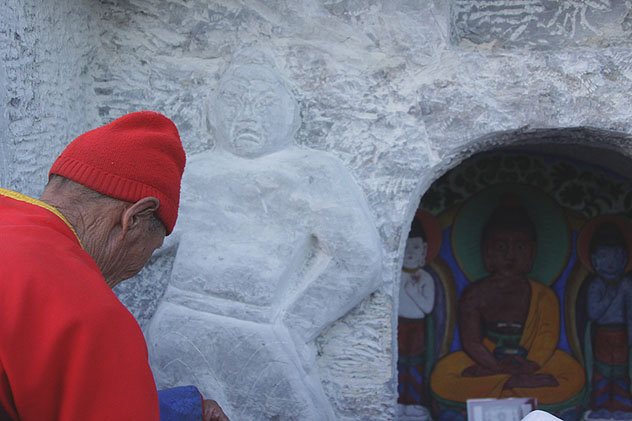 Фоторепортаж. В Чаа-Хольском районе Тувы освятили точную копию древнего изображения Будды Амитабхи