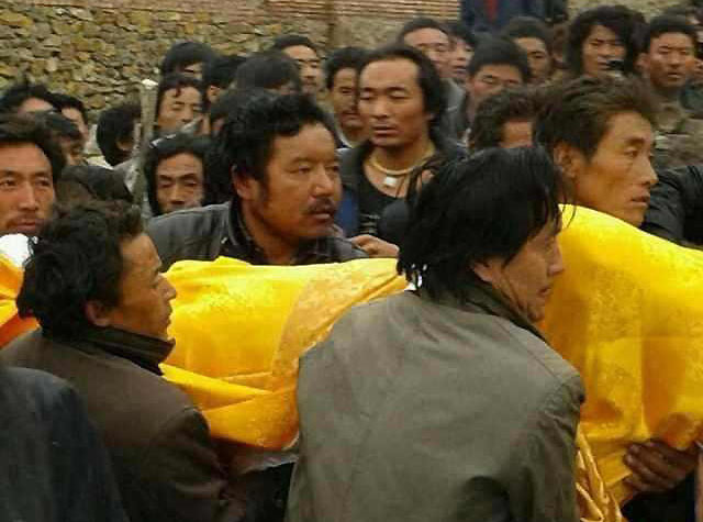 Компартия Китая решила застраховать всех жителей Тибета