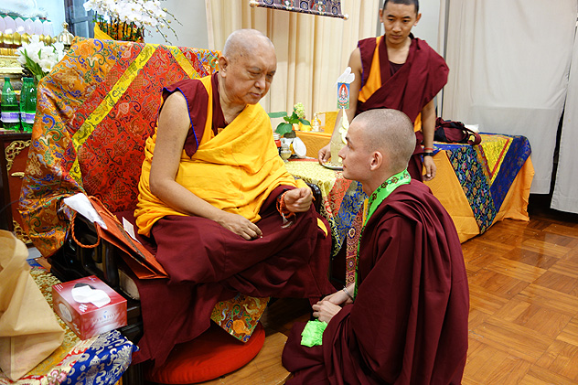 Буддисты из России приняли участие в учениях ламы Сопы в Гонконге