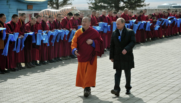 Путин посетил один из важнейших буддийских центров - Иволгинский дацан
