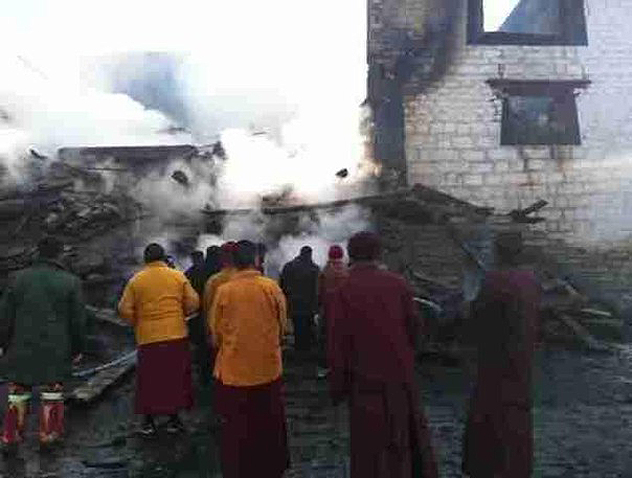 Пожар нанес колоссальный ущерб тибетскому монастырю в Литханге