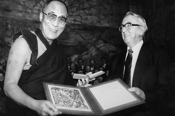 Кашаг опубликовал заявление по случаю 25-й годовщины вручения Далай-ламе премии мира