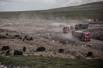 Тибетцы продолжают протестовать против китайских горнодобывающих проектов