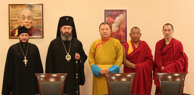 Тэло Тулку Ринпоче встретился с архиепископом Элистинским и Калмыцким Юстинианом