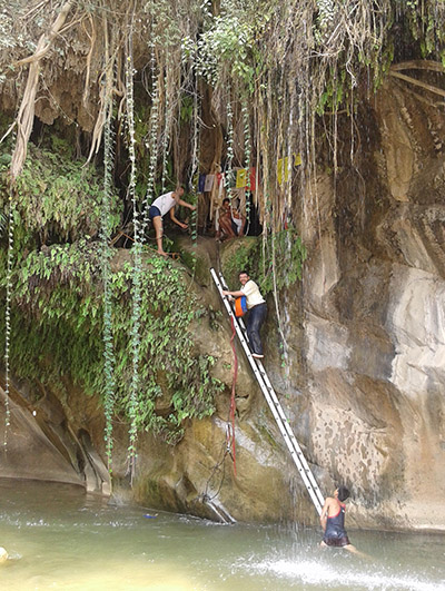 Паломникам на заметку. Пещера Тилопы в Трилокпуре