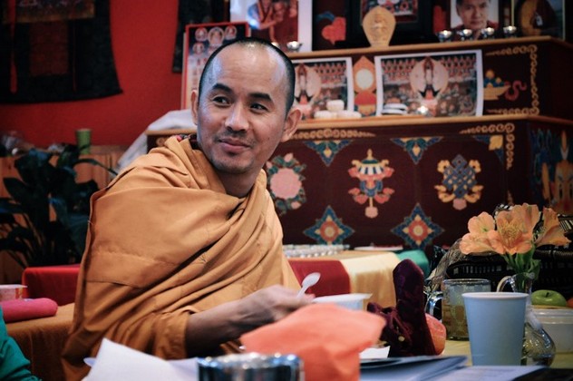 Геше Нгаванг Тукдже продолжает в Москве цикл лекций по основным учениям Дхармы