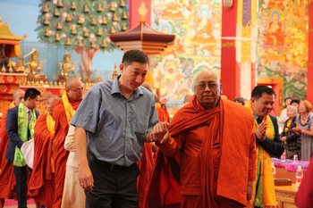 В июне Калмыкию посетила делегация монахов из Мьянмы. Фоторепортаж