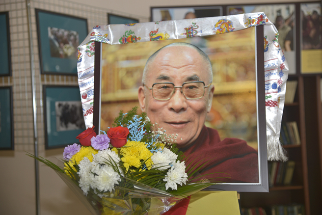 В Туве открылась фотовыставка «Далай-лама. Покуда длится пространство…»