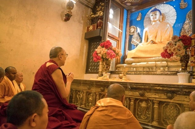 Музей Центрального хурула Калмыкии принял в дар одеяние со статуи Будды в храме Махабодхи