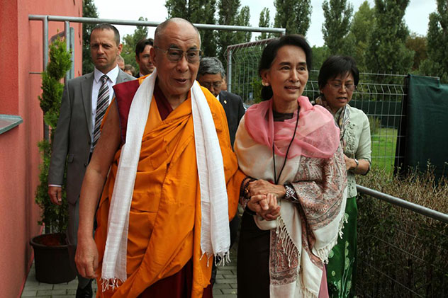 Далай-лама обратился к Аун Сан Су Чжи с призывом постараться восстановить мир и доверие в Мьянме