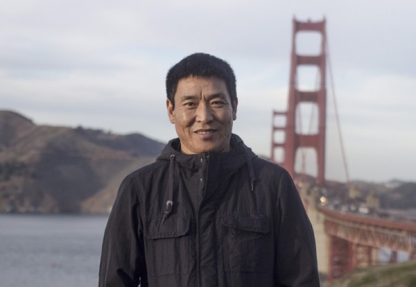 Автор фильма "Оставляя страх позади" Дхондуп Вангчен наконец воссоединился с семьей в Сан-Франциско