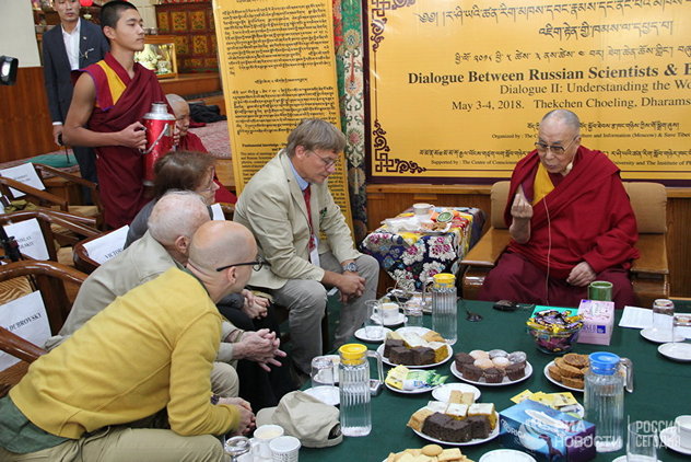 Далай-лама призвал к реформе образования и урокам «гигиены эмоций»
