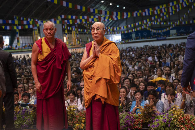 Далай-лама объяснил, как сделать из врага друга