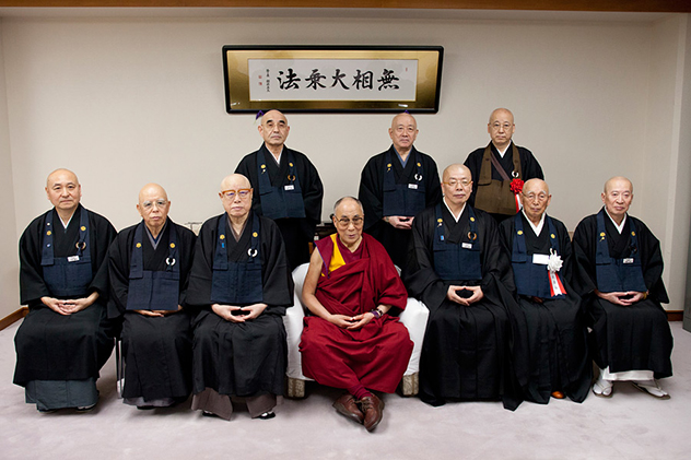 Далай-лама выразил соболезнования в связи с наводнением в Японии