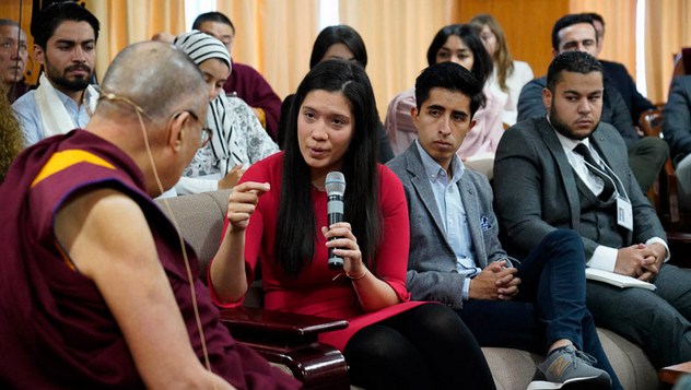 Далай-лама встретился с юными лидерами из конфликтных зон