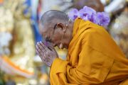 Его Святейшество Далай-лама возносит молитвы по завершении третьего дня учений, организованных по просьбе тайваньских буддистов. Дхарамсала, Индия. 5 октября 2018 г. Фото: дост. Тензин Дхампхел.