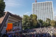 Вид на концертный зал под открытым небом «Хибия» во время лекции Его Святейшества Далай-ламы. Токио, Япония. 17 ноября 2018 г. Фото: Тензин Джигме.