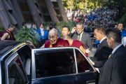 По завершении лекции, организованной в концертном зале «Хибия», Его Святейшество Далай-лама направляется в отель. Токио, Япония. 17 ноября 2018 г. Фото: Тензин Чойджор.