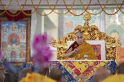 Его Святейшество Далай-лама дарует разъяснения по ключевым пунктам во время посвящения Ямантаки. Бодхгая, штат Бихар, Индия. 26 декабря 2018 г. Фото: Лобсанг Церинг.