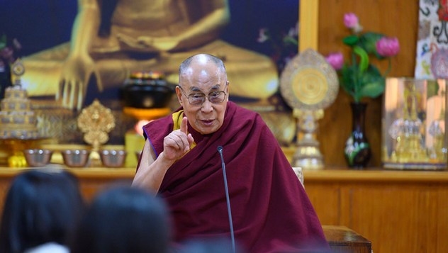 Далай-лама побеседовал с представительницами Организации молодых женщин
