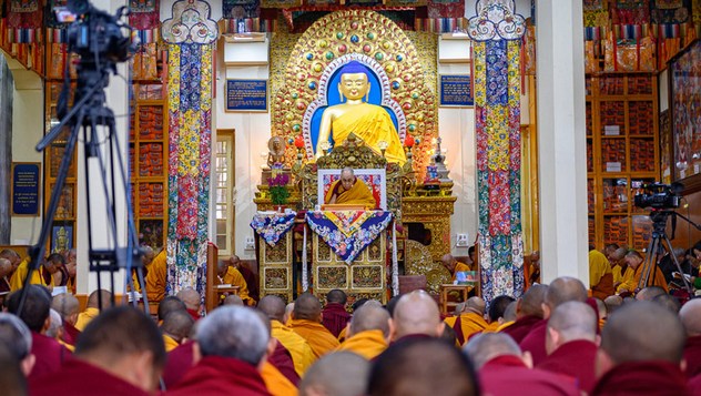 В Дхарамсале Далай-лама начал даровать учения по сочинению Бхававивеки «Сущность Срединного пути»
