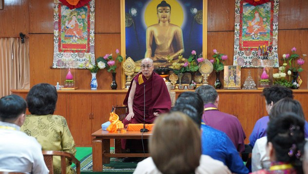 Далай-лама встретился с группой буддистов из Монголии