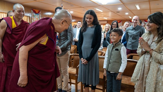 Далай-лама встретился с членами клуба «1880»