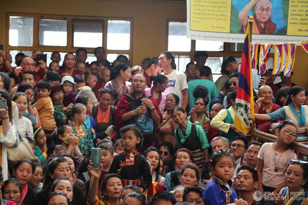 Тысячи буддистов отпраздновали 84-летие Далай-ламы в Дхарамсале