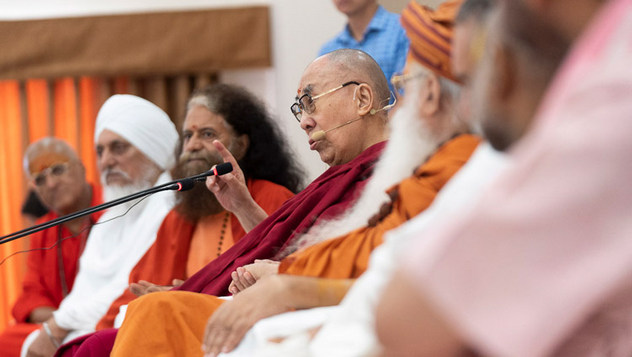 О втором дне визита Далай-ламы в ашрам Шри Удасина Каршни