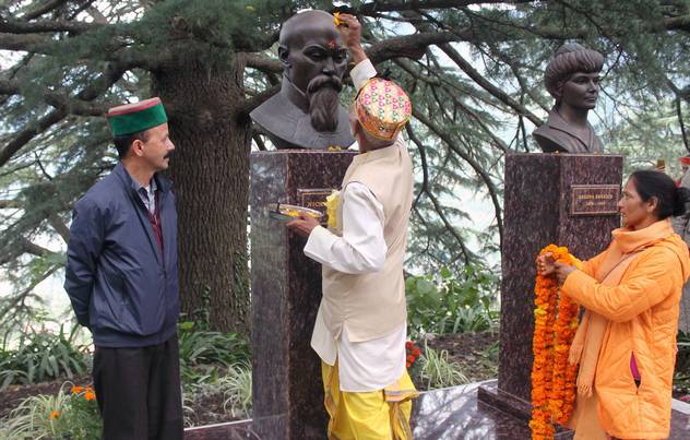 Первые в Индии памятники Николаю Рериху и его жене открылись в долине Кулу
