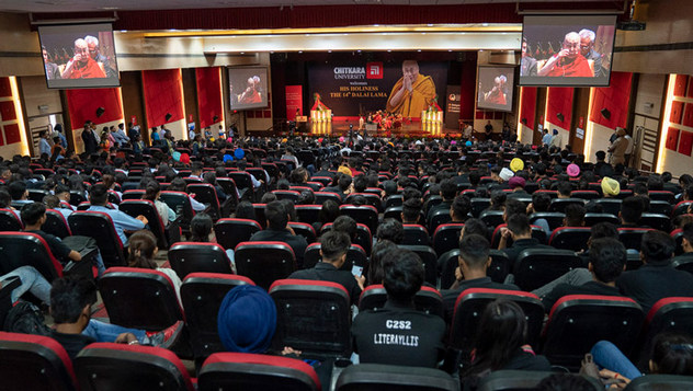 Далай-лама принял участие в открытии 11-й Глобальной недели в университете Читкара