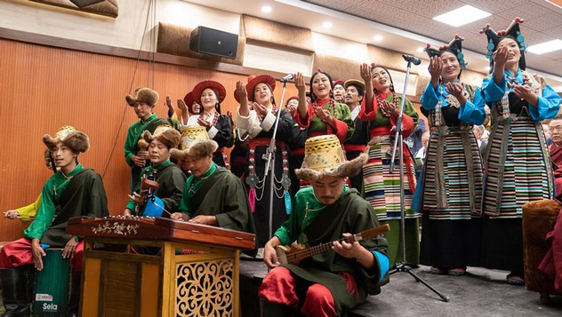 Далай-лама принял участие в праздновании 60-летия со дня основания Тибетского института исполнительских искусств