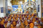 Монахи из Тайваня слушают учения Его Святейшества Далай-ламы в главном тибетском храме. Дхарамсала, Индия. 3 октября 2019 г. Фото: дост. Тензин Джампхел.