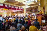 Вид на зал собраний во время подношения Его Святейшеству Далай-ламе молебна о долголетии в тантрическом колледже Гьюто. Сидбари, Индия. 2 ноября 2019 г. Фото: Тензин Чойджор (офис ЕСДЛ)