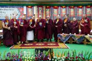 Его Святейшество Далай-лама фотографируется с главами школ тибетского буддизма и традиции бон. Дхарамсала, штат Химачал-Прадеш, Индия. 29 ноября 2019 г. Фото: Тензин Чойджор (офис ЕСДЛ).