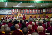 Его Святейшество Далай-лама обращается к участникам 14-й конференции школ тибетского буддизма и традиции бон. Дхарамсала, штат Химачал-Прадеш, Индия. 29 ноября 2019 г. Фото: Тензин Чойджор (офис ЕСДЛ).